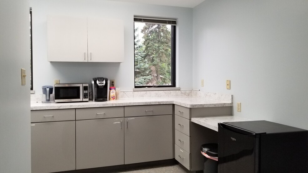 More Photos Of 450 Central Ave, Lancaster Medical For Lease