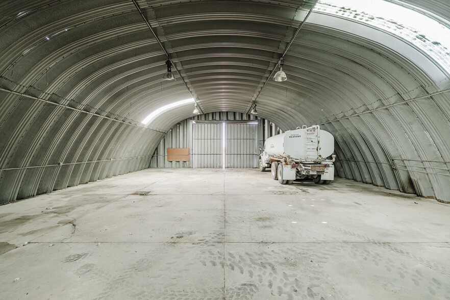 More Photos Of 75 Licht Pky, Spring Creek Industrial For Lease