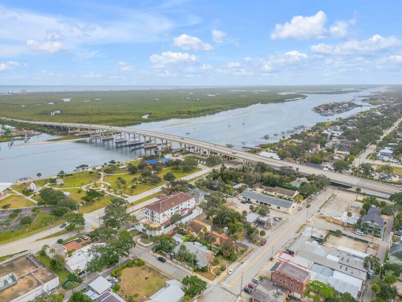 More Photos Of 214 S Riverside Dr, New Smyrna Beach Office Residential For Sale