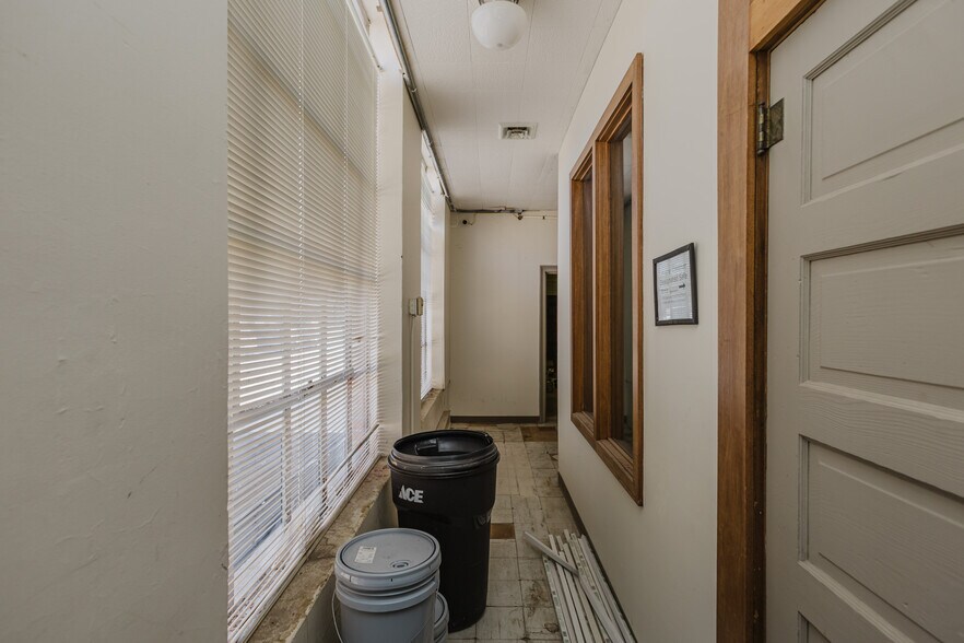 More Photos Of 724 N Main St, Newton Storefront For Sale