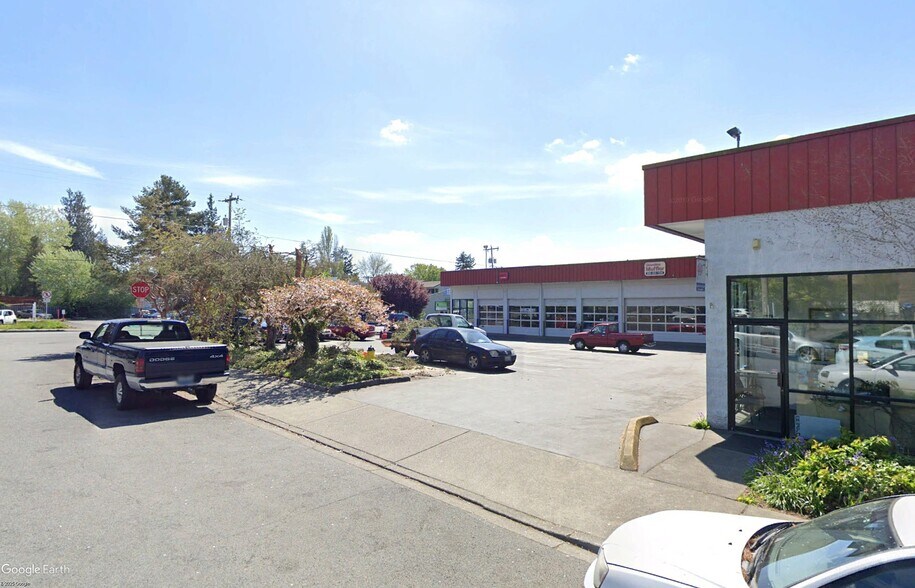 More Photos Of 14711 15th Ave NE, Shoreline Auto Repair For Sale