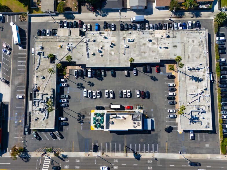 More Photos Of 333 E 17th St, Costa Mesa Unknown For Lease