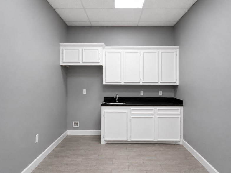 More Photos Of 7002 S Staples St, Corpus Christi Storefront Retail Office For Lease