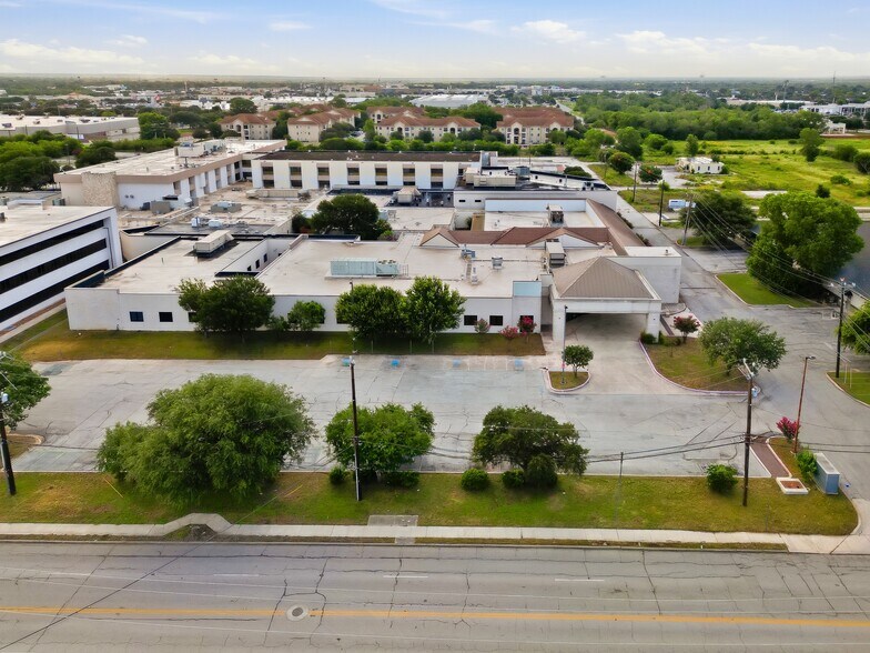More Photos Of 7400 Barlite Blvd, San Antonio Medical For Lease