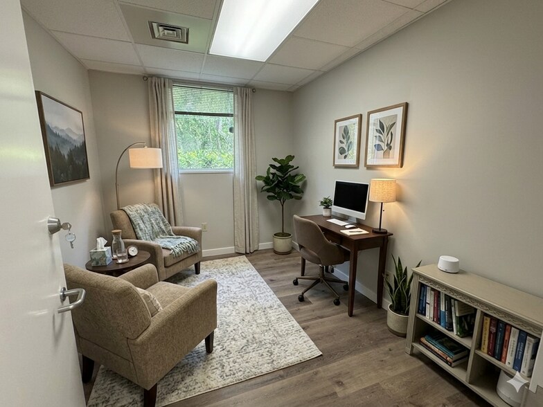 More Photos Of 440 Hillcrest Dr, Commerce Medical For Lease
