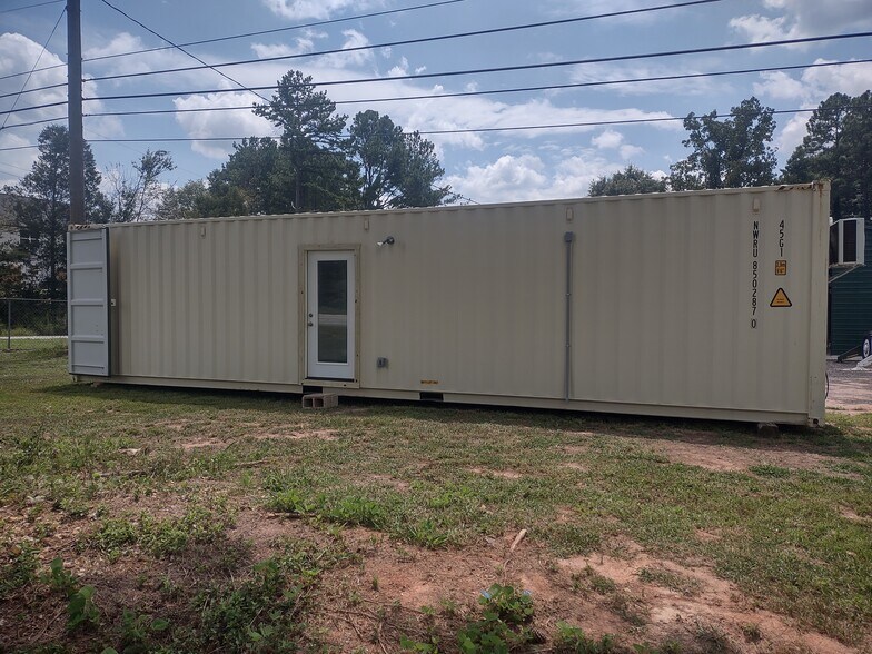 More Photos Of 1679 Atlanta Hwy SE, Statham Warehouse For Lease