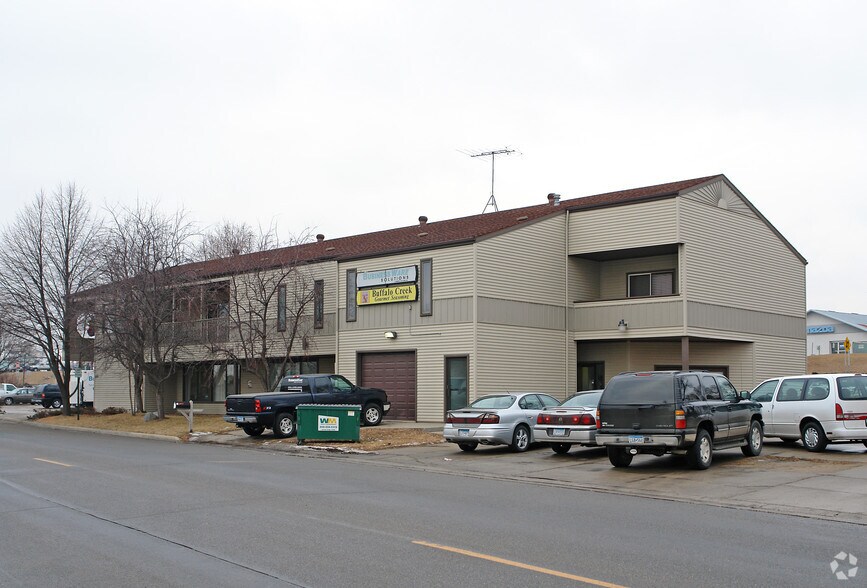 More Photos Of 555 3rd Ave NW, Hutchinson Office For Sale
