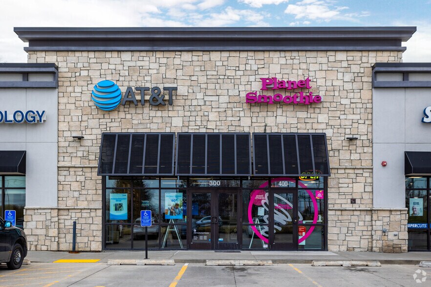 More Photos Of 3053 8th St W, Altoona General Retail For Lease
