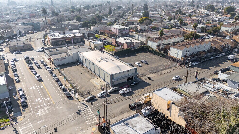 More Photos Of 6537 Foothill Blvd, Oakland Office For Lease