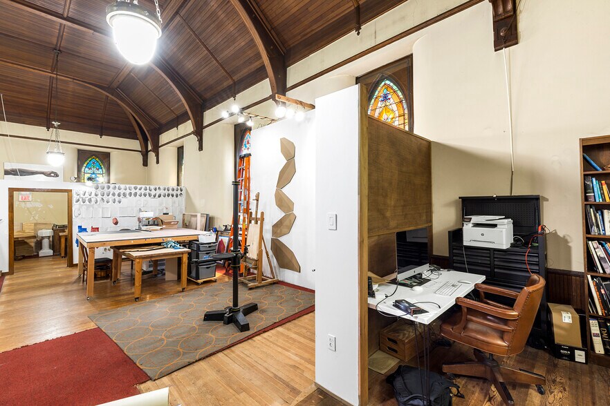 More Photos Of 2460 Mount rd, Aston Township Movie Radio TVStudio For Sale