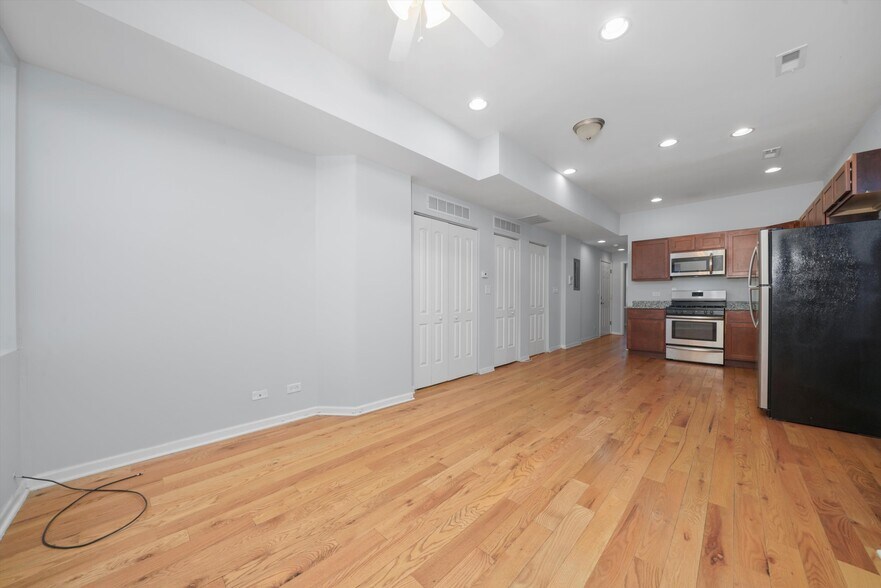 More Photos Of 7200-02 S Stony Island Ave, Chicago Apartments For Sale