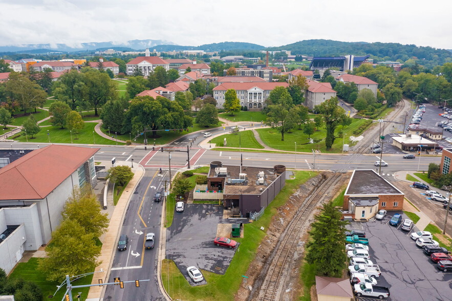 More Photos Of 1007 S Main St, Harrisonburg Restaurant For Lease
