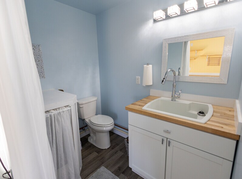 More Photos Of 6209 Cassidy Rd, Mineral Point Light Manufacturing For Sale