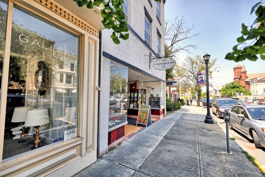 More Photos Of 511 Warren St, Hudson Storefront Retail Residential For Sale