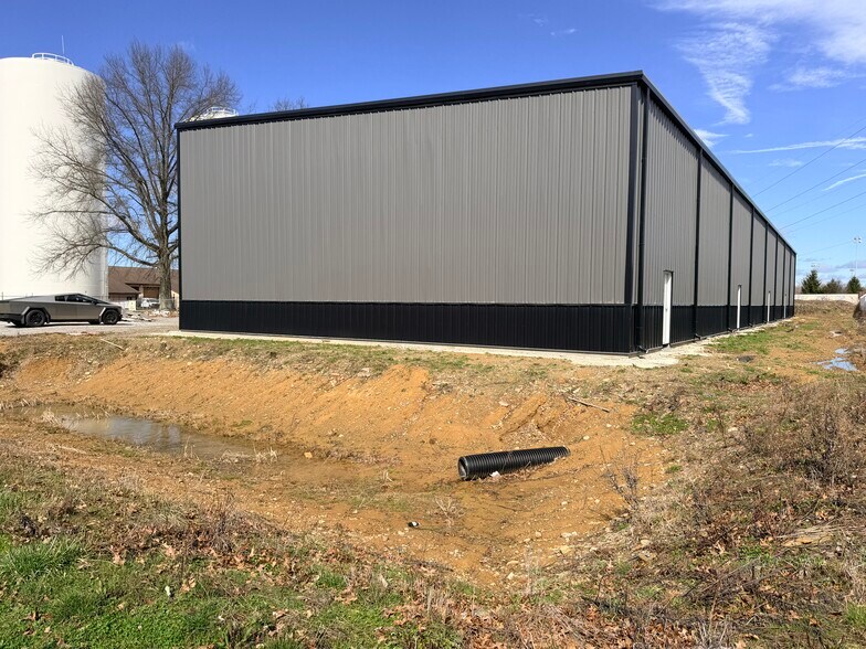 More Photos Of 420 McClurg Rd, Youngstown Warehouse For Sale