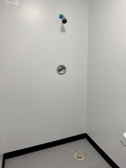 More Photos Of 1889 US-9 Unit 29, Toms River Warehouse For Sale