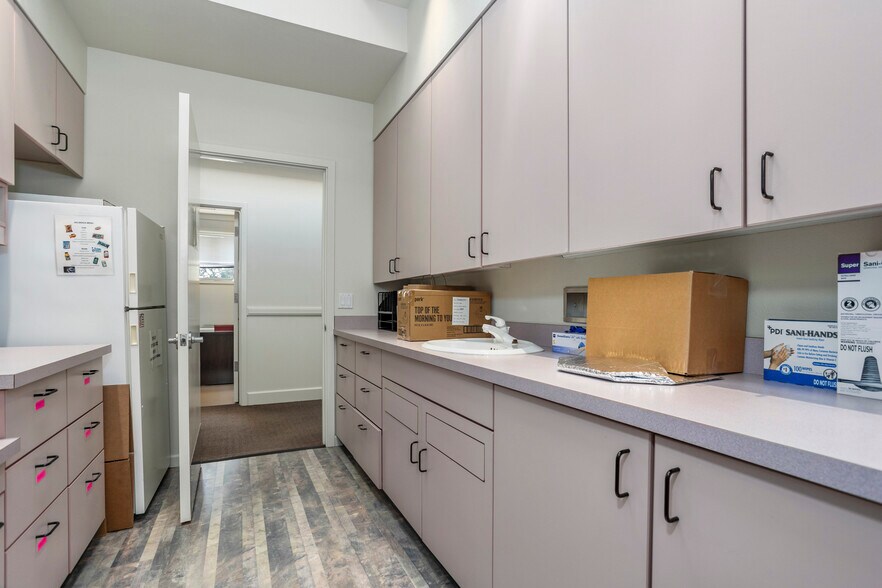 More Photos Of 911 S Washington St, Kennewick Medical For Lease