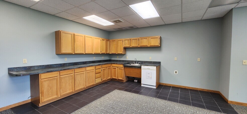 More Photos Of 2365 Woodlake Dr, Okemos Medical For Lease