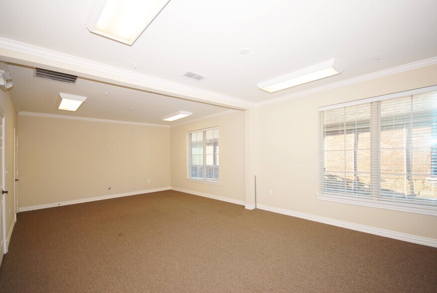 More Photos Of 425 Old Newman Rd, Frisco Unknown For Lease