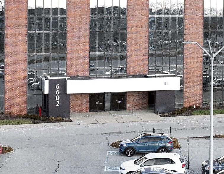 More Photos Of 6602 E 75th St, Indianapolis Office For Lease