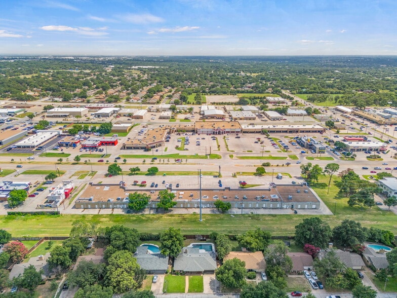 More Photos Of 2401 W Pioneer Pky, Pantego Unknown For Lease