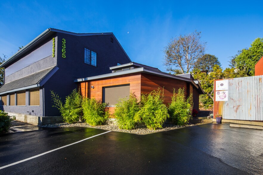 More Photos Of 3361-3365 Barham Blvd, Los Angeles Loft Creative Space For Sale