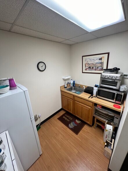 More Photos Of 41 Orchard St, Ramsey Warehouse For Lease