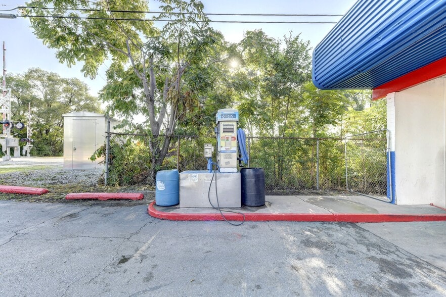 More Photos Of 2637 E 100th St, Chicago Carwash For Sale