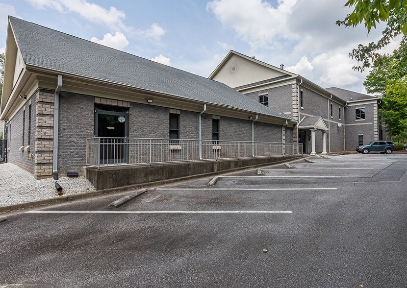 More Photos Of 335 Roselane St NW, Marietta Medical For Lease