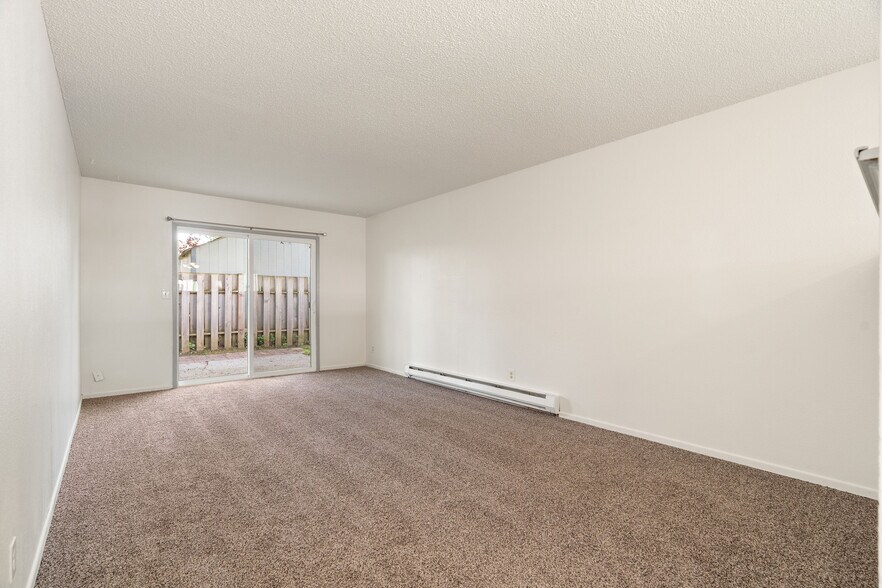 More Photos Of 110-162 NW 15th St, Gresham Apartments For Sale