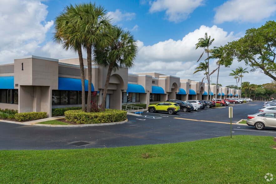 More Photos Of 6555 Powerline Rd, Fort Lauderdale Unknown For Lease