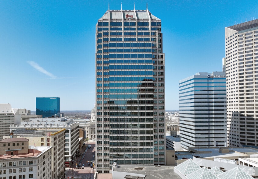 More Photos Of 10 W Market St, Indianapolis Office For Lease