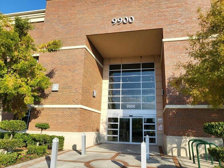 More Photos Of 9900 Stockdale Hwy, Bakersfield Medical For Sale