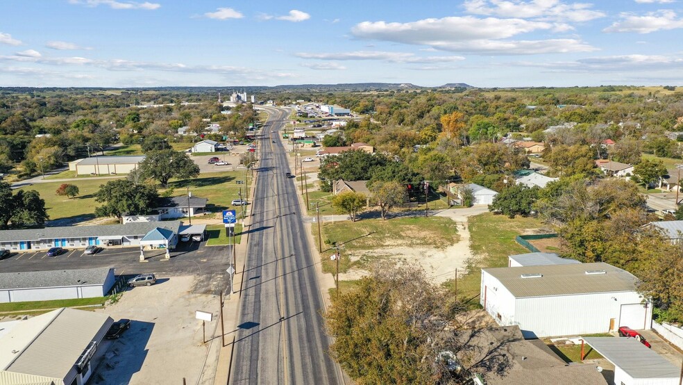 More Photos Of 503 W Central Ave, Comanche Warehouse For Sale