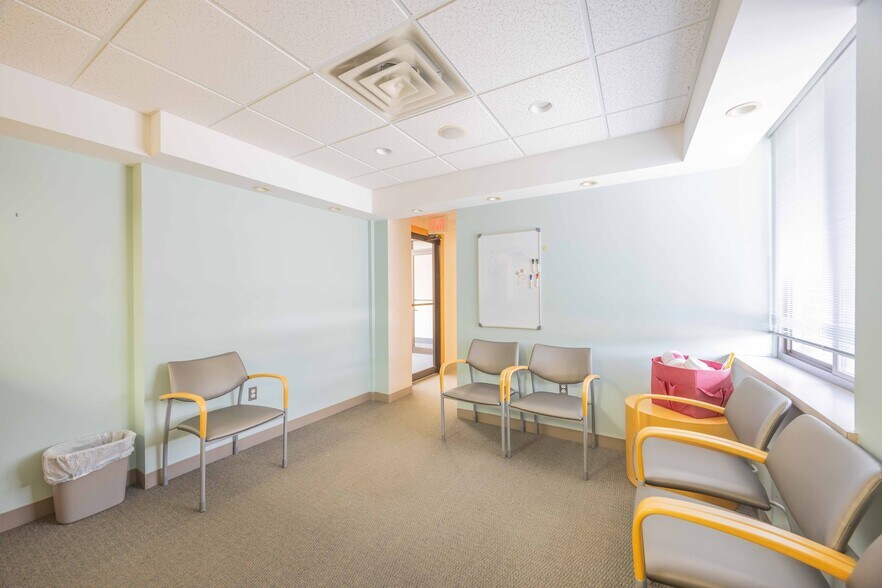 More Photos Of 43-47 Nason St, Maynard Bank For Lease