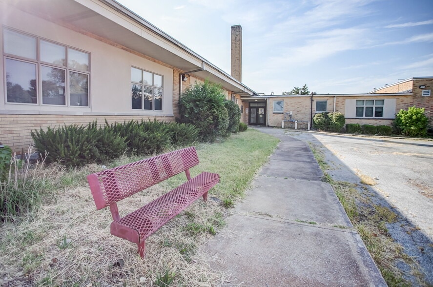 More Photos Of 1901 Mascoutah Ave, Belleville Schools For Sale