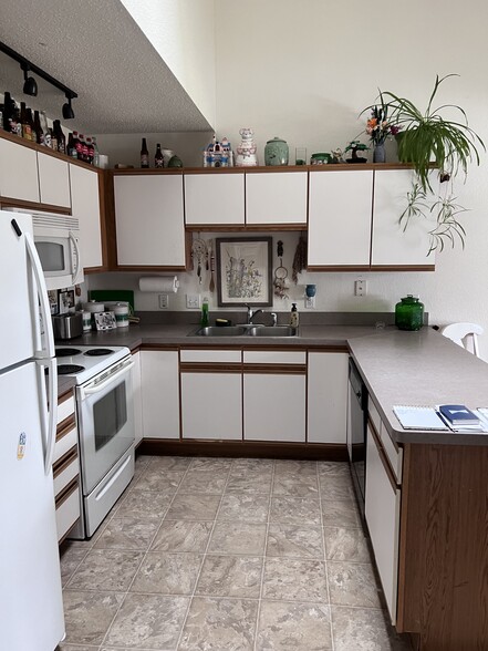 More Photos Of 333 Jackson St, Coleman Apartments For Sale
