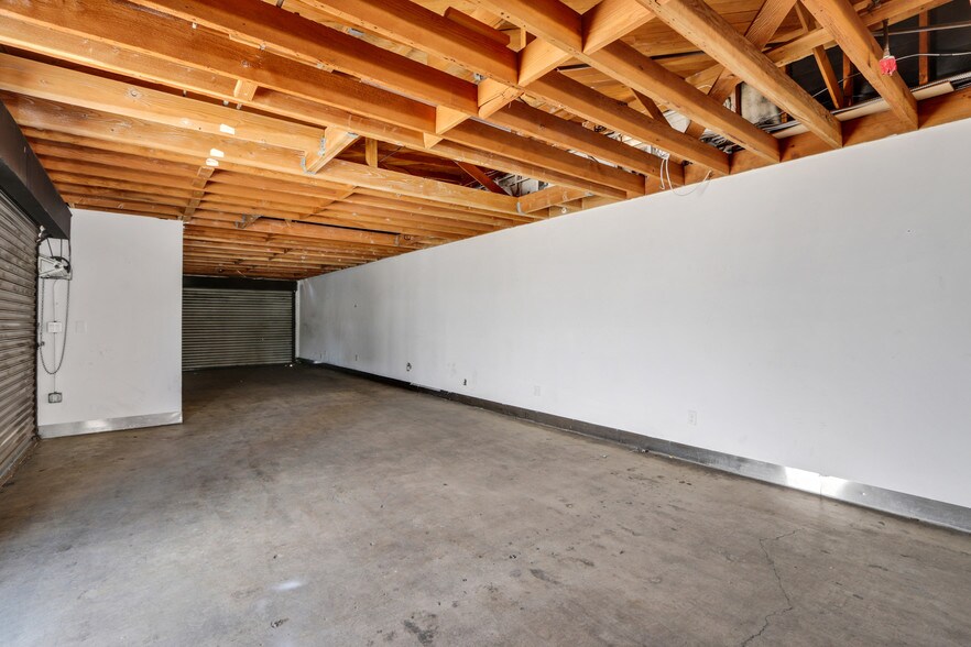 More Photos Of 428 Lincoln Blvd, Venice Freestanding For Sale