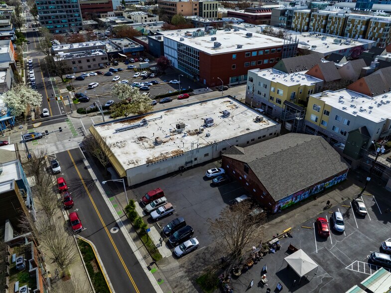 More Photos Of 806 Charnelton St, Eugene Storefront For Sale