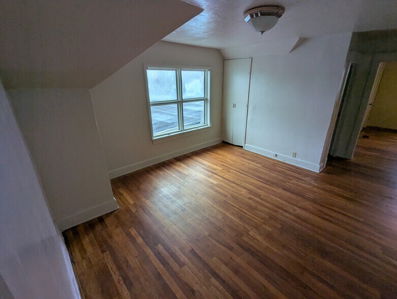 More Photos Of 1416-1418 Franklin St, Michigan City Storefront Retail Residential For Sale