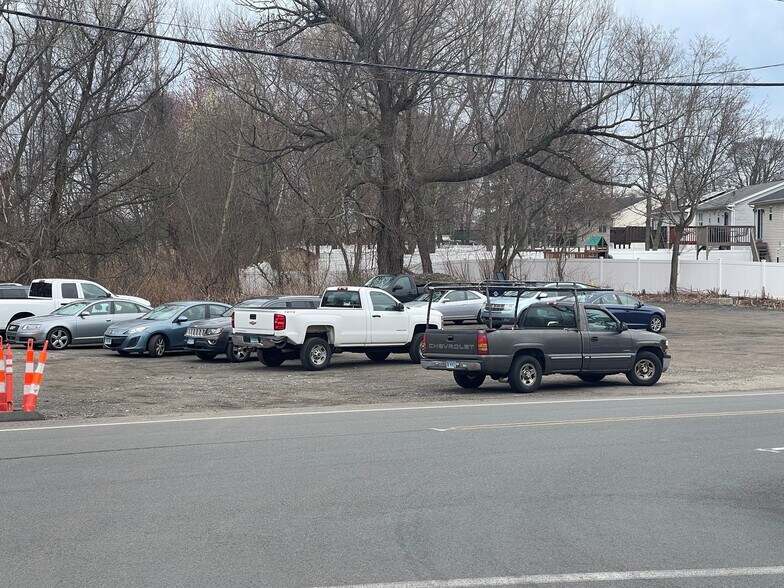 More Photos Of 841-869 Jones Hill Rd, West Haven Storefront For Sale