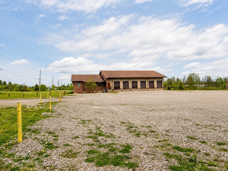 More Photos Of 4550 Roseville Rd, Roseville Truck Terminal For Sale