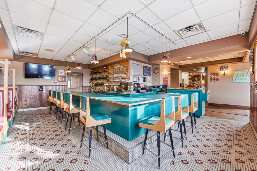 More Photos Of 2305 Wilmington Rd, New Castle Restaurant For Sale