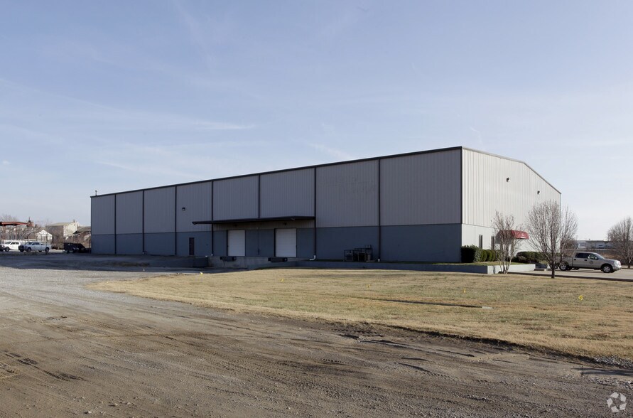 More Photos Of 6645 S 61st West Ave, Tulsa Warehouse For Lease