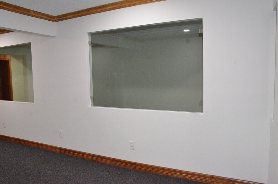 More Photos Of 212 E Houston St, Cleveland Office For Lease