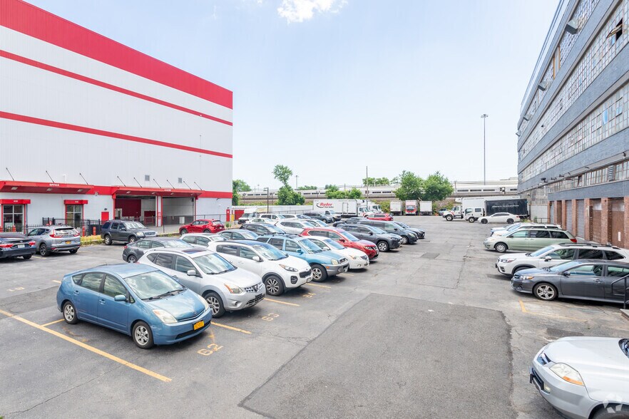 More Photos Of 184-10-184-60 Jamaica Ave, Jamaica Manufacturing For Lease