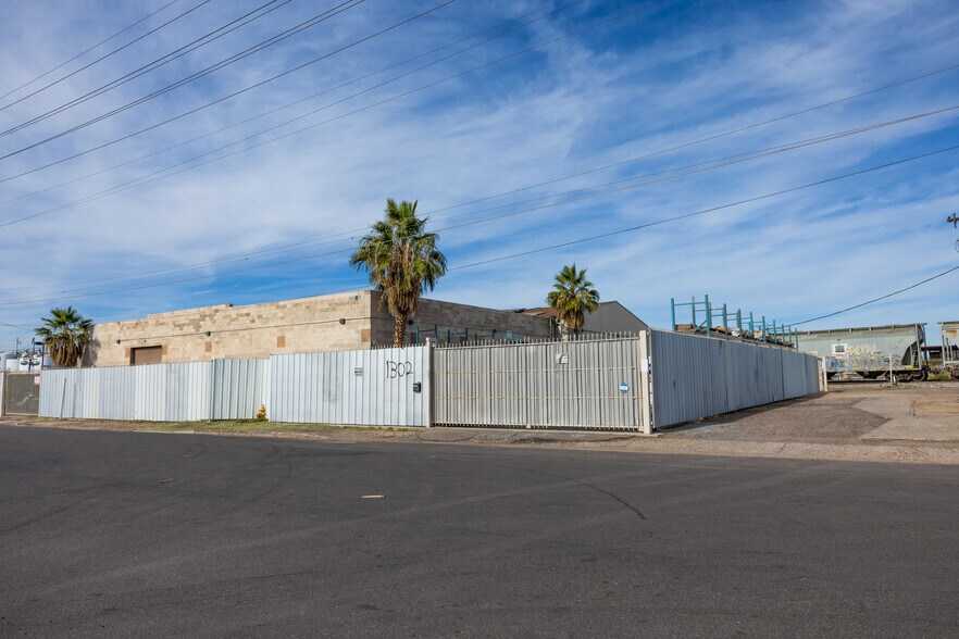 More Photos Of 1302 W Lincoln St, Phoenix Warehouse For Sale