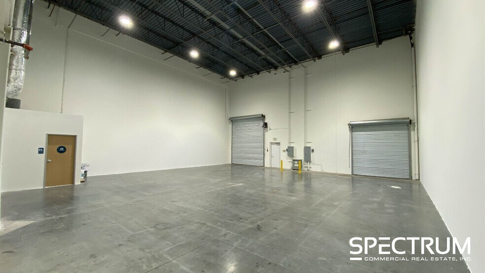 More Photos Of 28280-28288 Alta Vista Ave, Valencia Distribution For Lease