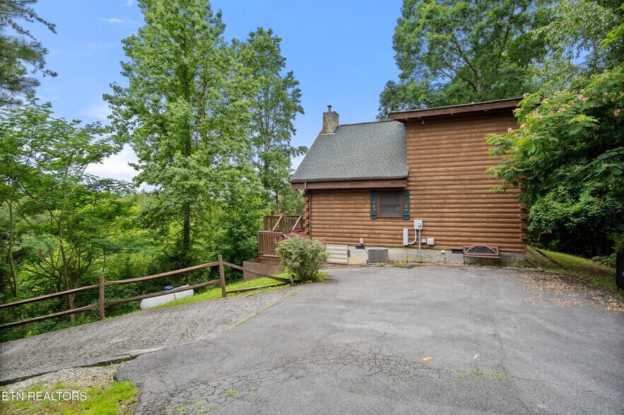 More Photos Of 4137 Watson Ct, Pigeon Forge Multifamily For Sale