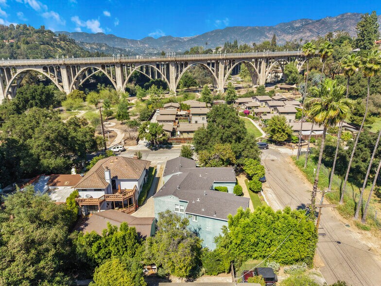 More Photos Of 646 Westminster Dr, Pasadena Multifamily For Sale